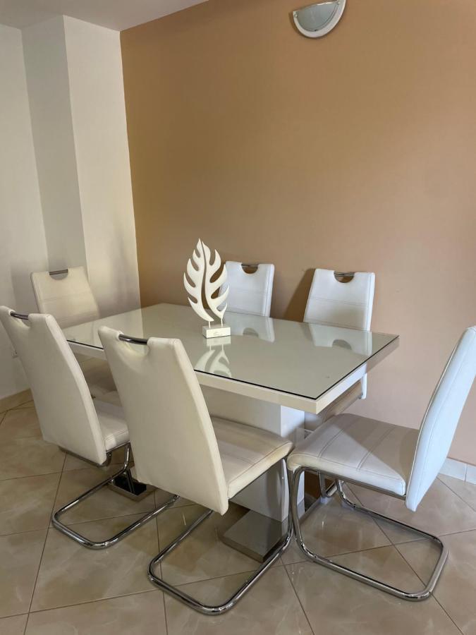 פראייה Apartamentos Avenida מראה חיצוני תמונה